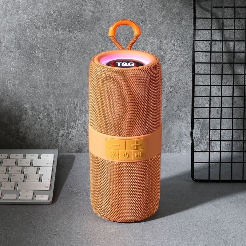 Prijenosni bežični Bluetooth zvučnik s basom i subwooferom, Raspon frekvencija 100 Hz–20 kHz, SNR ≥70 dB, USB-C napajanje, IPX7 vodootporan, bežično punjenje