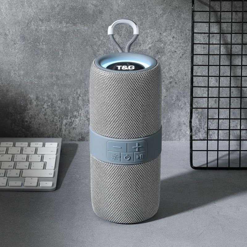 Prijenosni bežični Bluetooth zvučnik s basom i subwooferom, Raspon frekvencija 100 Hz–20 kHz, SNR ≥70 dB, USB-C napajanje, IPX7 vodootporan, bežično punjenje