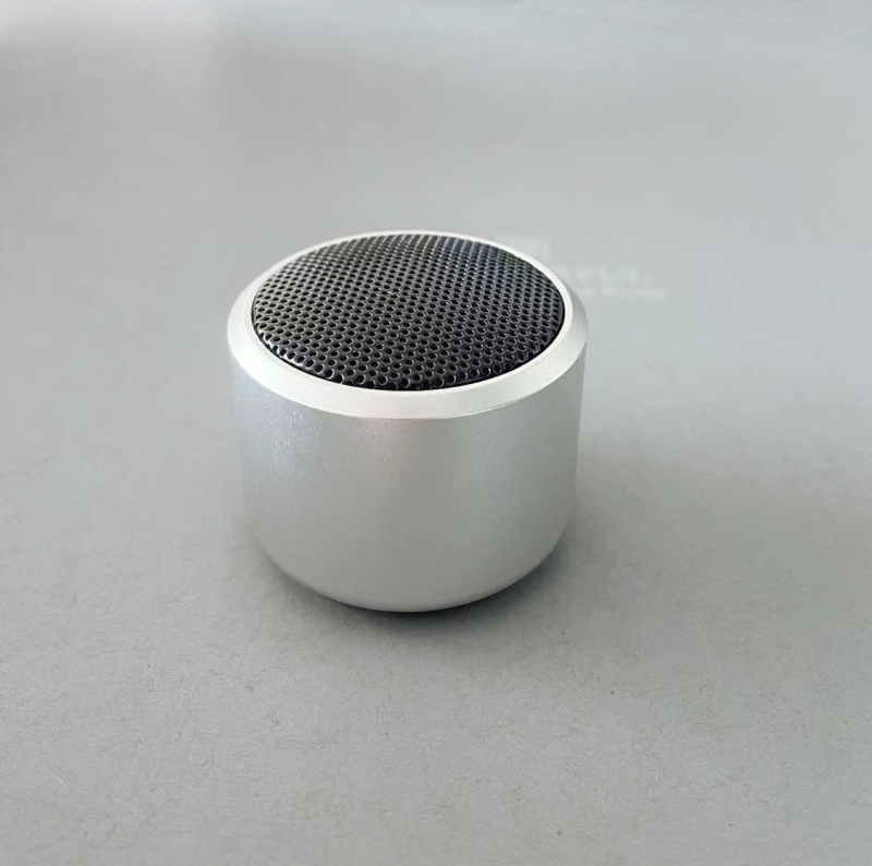 M4 Bluetooth zvučnik s TF kartom, mini prijenosni bežični zvučnik, 3W izlaz, Bluetooth 5.0, 100 Hz–20 kHz, doseg 10 m, ugrađena baterija 300–500 mAh