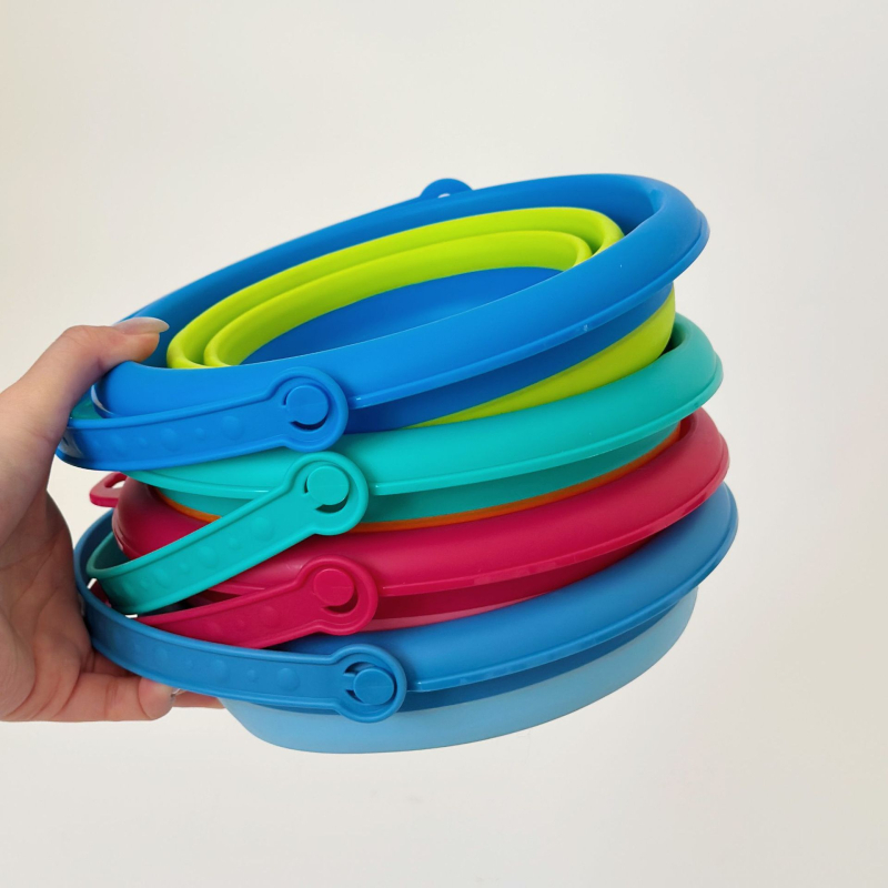 Εργαλεία παιδικού παιχνιδιού στην άμμο: Πτυσσόμενος κάδος για νερό και άμμο, Πλαστικό, με συσκευασία από δίχτυ, Κατάλληλο για παιδιά 4–6 ετών