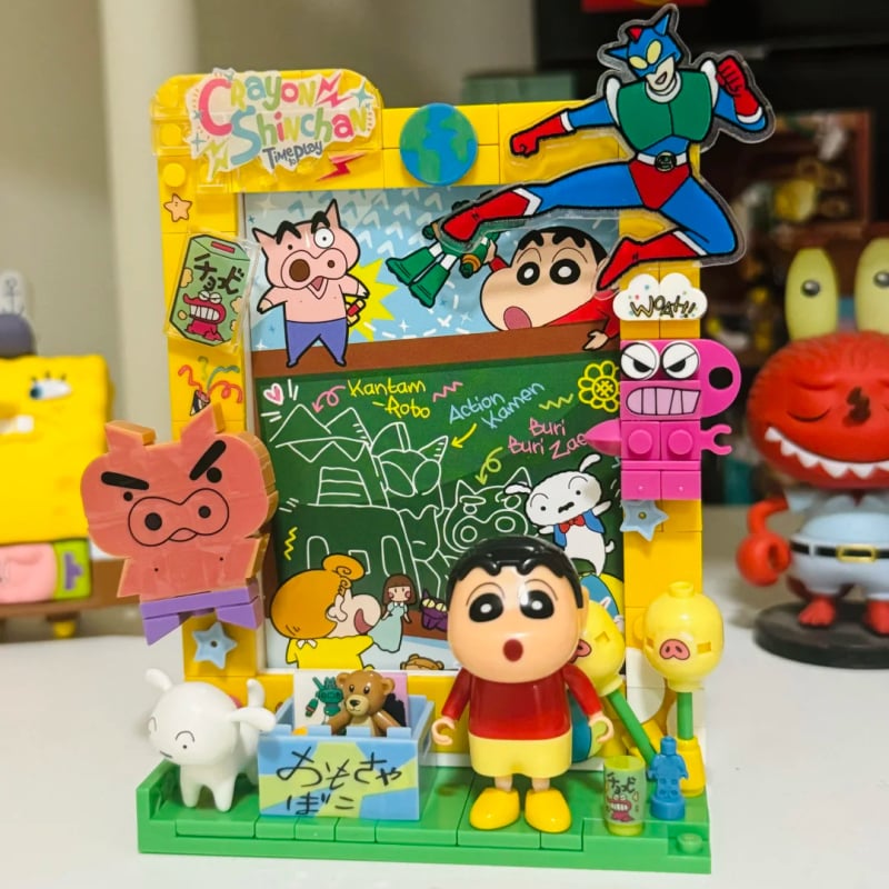 LEGO-kompatibil műanyag építőelemes készlet – Doraemon téma, 400–800 darab, akkumulátoros asztali dekoráció, DIY készlet 7–14 éveseknek