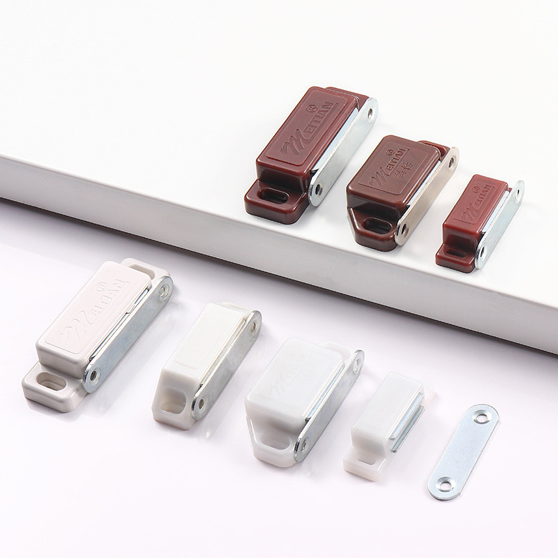 Magnetski zatvarač vrata ormarića i kupaonice – model 351, plast, automatsko upravljanje, moderan minimalistički stil