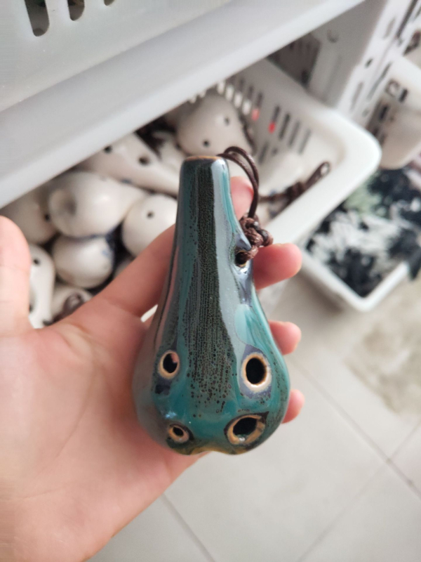 Οκαρίνα Anrun zytd-018 – Μονή συσκευασία; Συσκευασία: υψηλής ποιότητας κηρωμένο κορδόνι + έγχρωμη μουσική παρτιτούρα