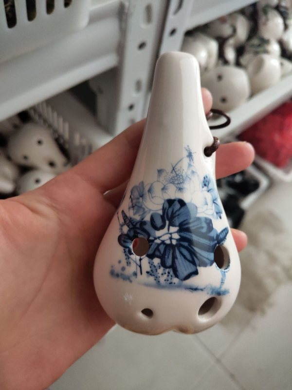 Οκαρίνα Anrun zytd-018 – Μονή συσκευασία; Συσκευασία: υψηλής ποιότητας κηρωμένο κορδόνι + έγχρωμη μουσική παρτιτούρα