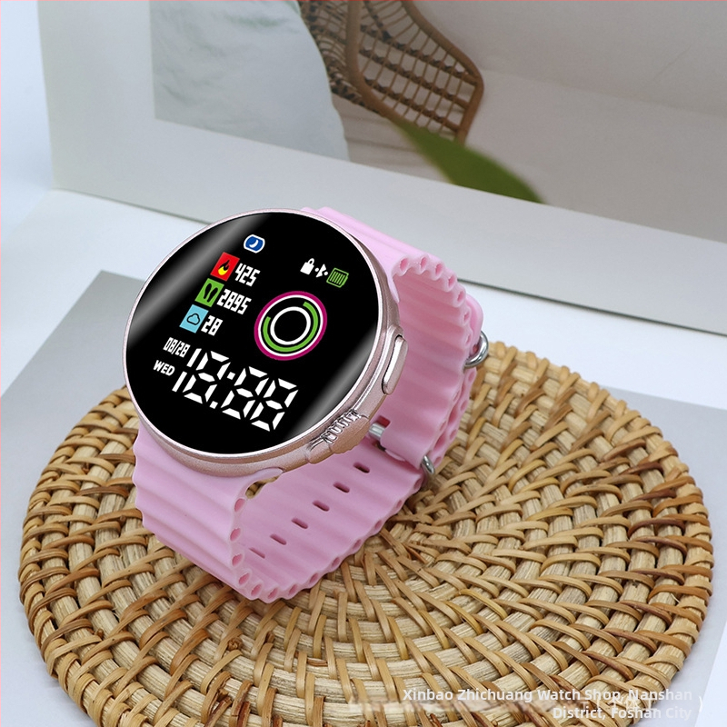 Elektronické hodinky na vonkajšie športy so štvorcovým ciferníkom, číslicový displej, elektronický pohon, plastové puzdro a plastový remienok