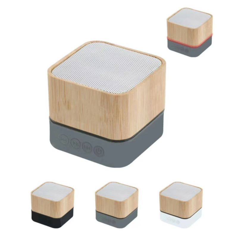 Bambusni Bluetooth zvučnik s graviranim logom, kvadratni bežični mini zvučnik — Bluetooth 5.3, 60 Hz–15 kHz, ≥85 dB SNR, domet 10 m, baterija 500–800 mAh