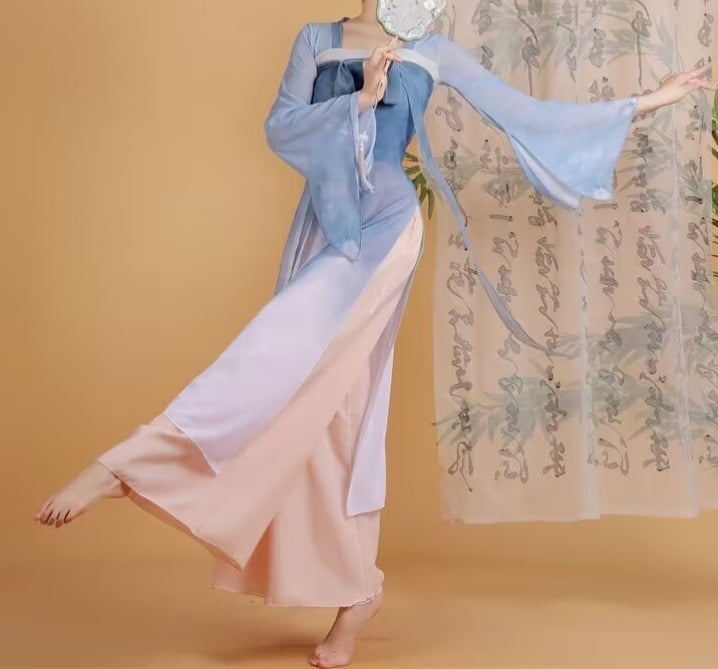 Γυναικές φόρεμα κινεζικού κλασσικού χορου, εμπνευσμένο απο Hanfu, μακριά διαφανής επικάλυψη με κορδέλες στο στήθος (Πολυεστερικό ύφασμα; 90–95% πολυεστέρας; Γυναίκες; Hanfu; Άνοιξη 2024)