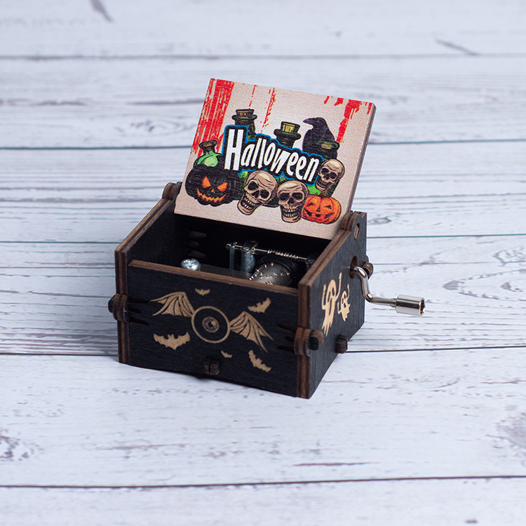 Drevená hudobná skrinka na Halloween s ručným pohonom, maľovaná rezbovaná tekvica dekorácia