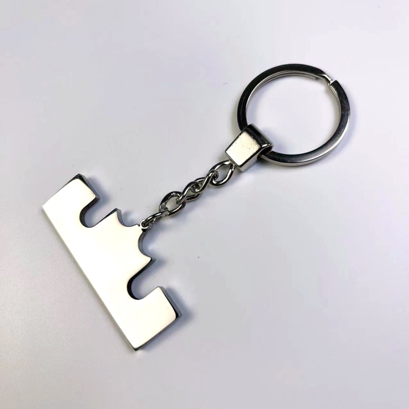 Ключодържател от титанова стомана – баскетболна висулка с лого OK; фен артикули; материал: титанова стомана; лого: OK; спорт: баскетбол