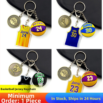 Basketbalový dres kľúčenka - Materiál: akryl + meďová pracka + PVC; Vlastná výroba: Áno; Tlačený logotyp: Nie; Použiteľný šport: Basketbal