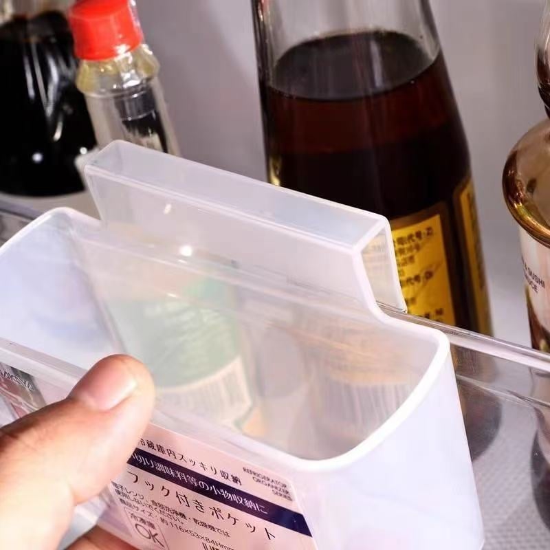 Plastični zidni organizator za hladnjak – skladištenje malih predmeta i vrećica s začinima