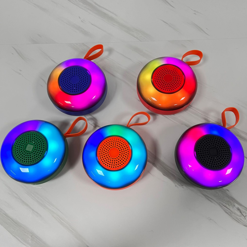 Prijenosni Bluetooth zvučnik za bicikl s LED ambijentalnim osvjetljenjem, podrška TF kartice/USB, 5W, Bluetooth 5.1, ugrađena baterija 500–800 mAh, frekvencijski raspon 30Hz–15kHz