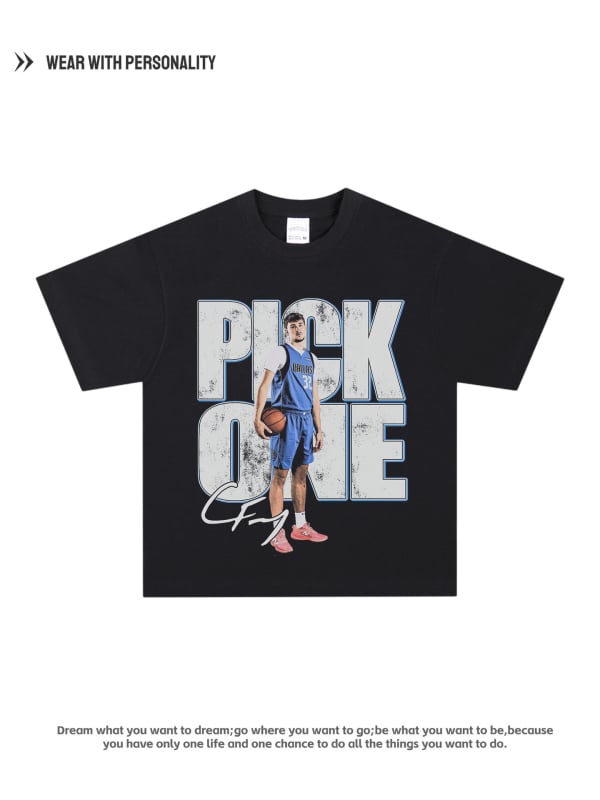 Pamučna majica slobodnog kroja s okruglim izrezom, kratkim rukavima s spuštenim ramenima, digitalni print motiva lika