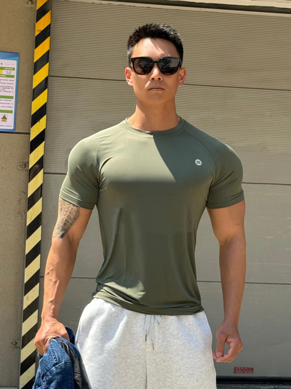 Muška sportska majica kratkih rukava, leisure stil, pull-over, mat tkanina, 90% poliester, 180 g, za sportske aktivnosti