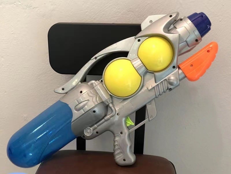 Νεροπίστολο για παιδιά — πλαστικό, χωρητικότητας 2800 ml, συσκευασία PP, κατάλληλο για ηλικίες 7–14