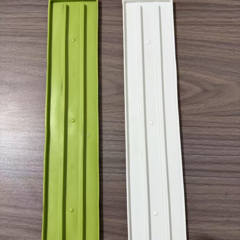 Silikonska podloga za poklopce lonaca – skladištenje i odvod, mogućnost prilagodbe, tiskanje logotipa omogućeno, lansirano 2025.