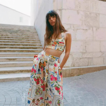 Ženski komplet bez rukava s vestom i suknjom s cvjetnim uzorkom, srednja duljina, tkanina pamuk-lin, mješavina flax-poliester, ljeto 2024