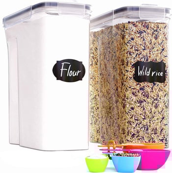 Konyhai gabonás tároló műanyag tartó, négyzet alakú, nedvességálló, kapacitás 4,1–5 L