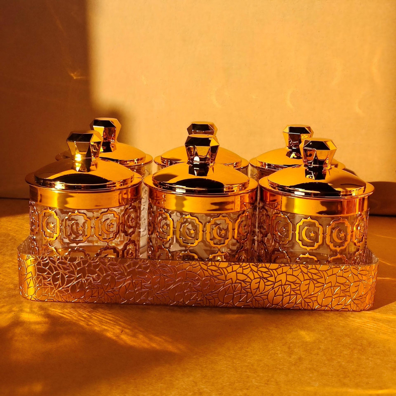 Troje PET posude za pohranu sa zatvorenim poklopcima, okrugli spremnici, kapacitet 301–500 ml