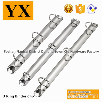 Metalni 3-prsteni binder s O-prstenom za 3 otvora i ručkom, unutarnji promjer rupe Ø38 mm, duljina klipa 285 mm, širina donje ploče 20 mm