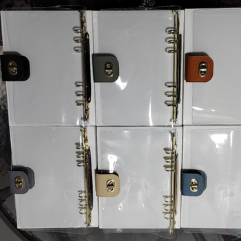 Spremnik za štednju s 100 Sakura omotnica, laminirane stranice za praćenje, unaprijed numerirani džepovi, PVC unutarnje stranice, prilagodljivo