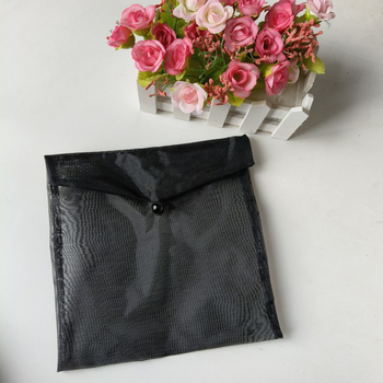 Organza torbica za pohranu u stilu omotnice s perlastim kopčom — Model No. 3/b6 — tkanina od tri niti visoke gustoće perlne pređe — ispis logotipa dostupan — prilagodba dostupna