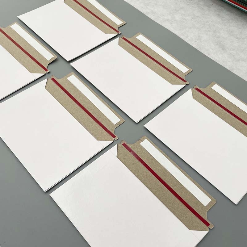 Kraft papirnata kuverta za prilagođeno pakiranje, materijali: kraft papir/bijeli karton, šifra proizvoda 356789, tisak logotipa, prilagodba
