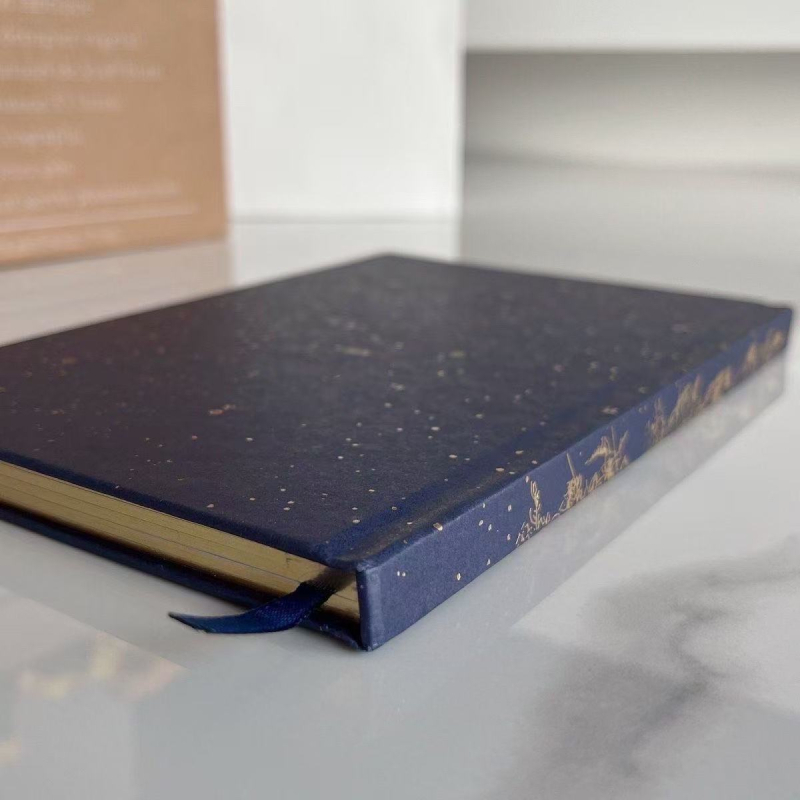 Caiet cu copertă de hârtie, legare cu adeziv, hârtie 40 g, 1–50 pagini (stil birou)