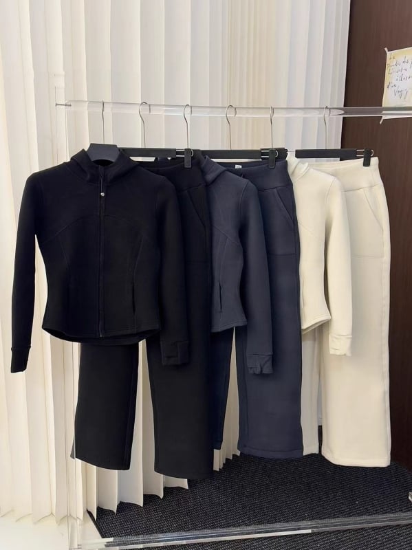 Ženski komplet s kapuljom, vjetrootpornost i debeli materijal, dugi rukavi, vitko silueta; tkanina rayon-poliester 85%, podstava spandex 15%