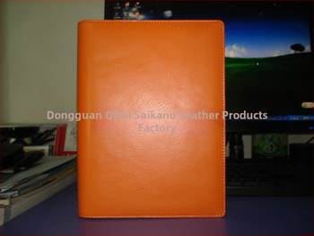 Jurnal personalizabil cu copertă din piele/piele artificială, legare cu foi detașabile, hârtie Forest 80 g, imprimare logo