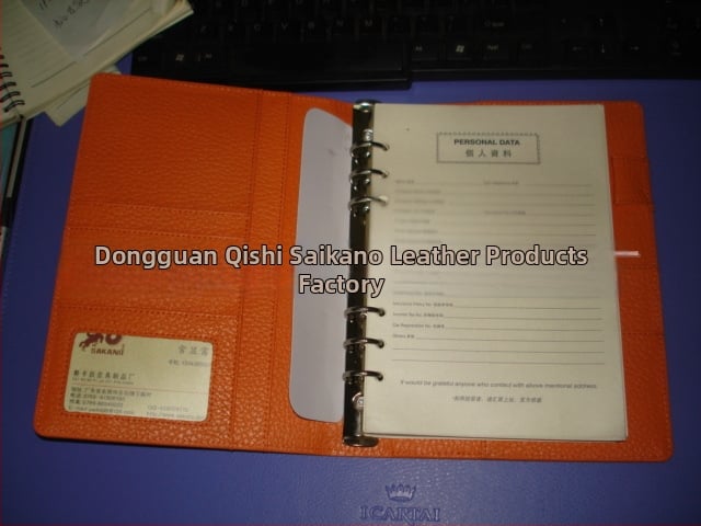 Jurnal personalizabil cu copertă din piele/piele artificială, legare cu foi detașabile, hârtie Forest 80 g, imprimare logo