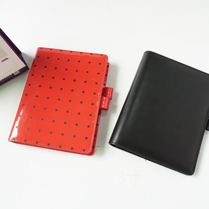 Caiet personalizat cu foi detașabile, model buline, hârtie Dowling 80 g, mecanism metalic