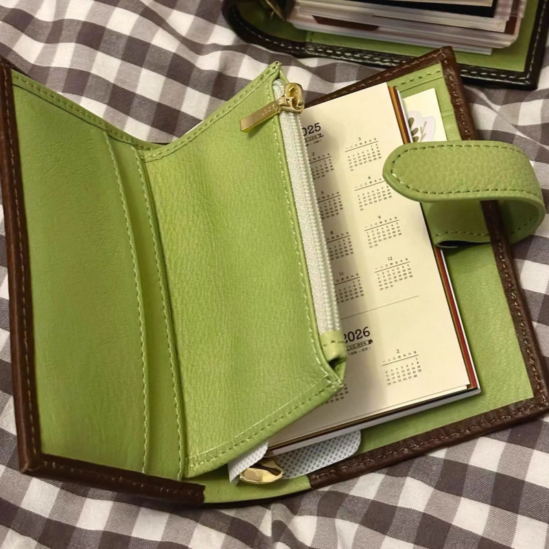 Notebook M5 cu legare în inele, copertă din piele artificială, hârtie din pulpă de lemn, greutate hârtie 40 g, stil nișă