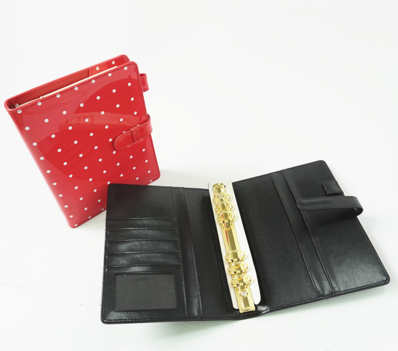 Caiet cu copertă PU și legare detașabilă, 100 de pagini, hârtie Dowling 80 g/m², imprimare cu buline pe întreaga pagină