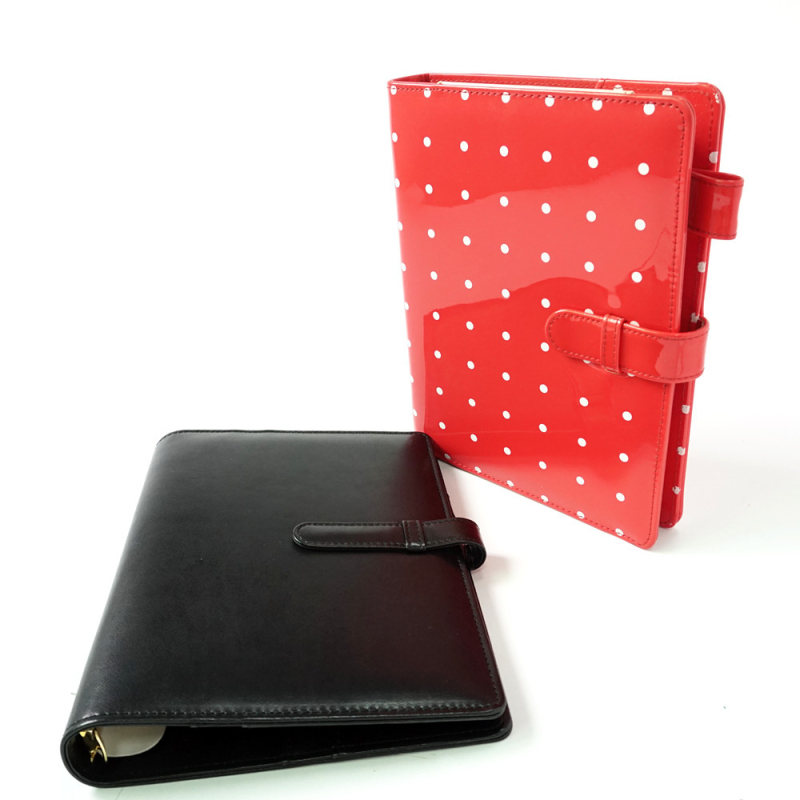 Caiet cu copertă PU și legare detașabilă, 100 de pagini, hârtie Dowling 80 g/m², imprimare cu buline pe întreaga pagină