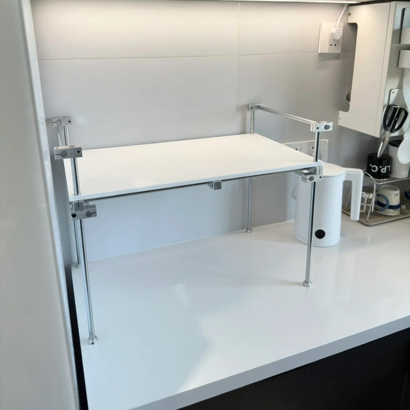 Ρυθμιζόμενο μεταλλικό ράφι αποθήκευσης κουζίνας για φούρνους μικροκυμάτων, με σχεδίαση οπτικού άξονα