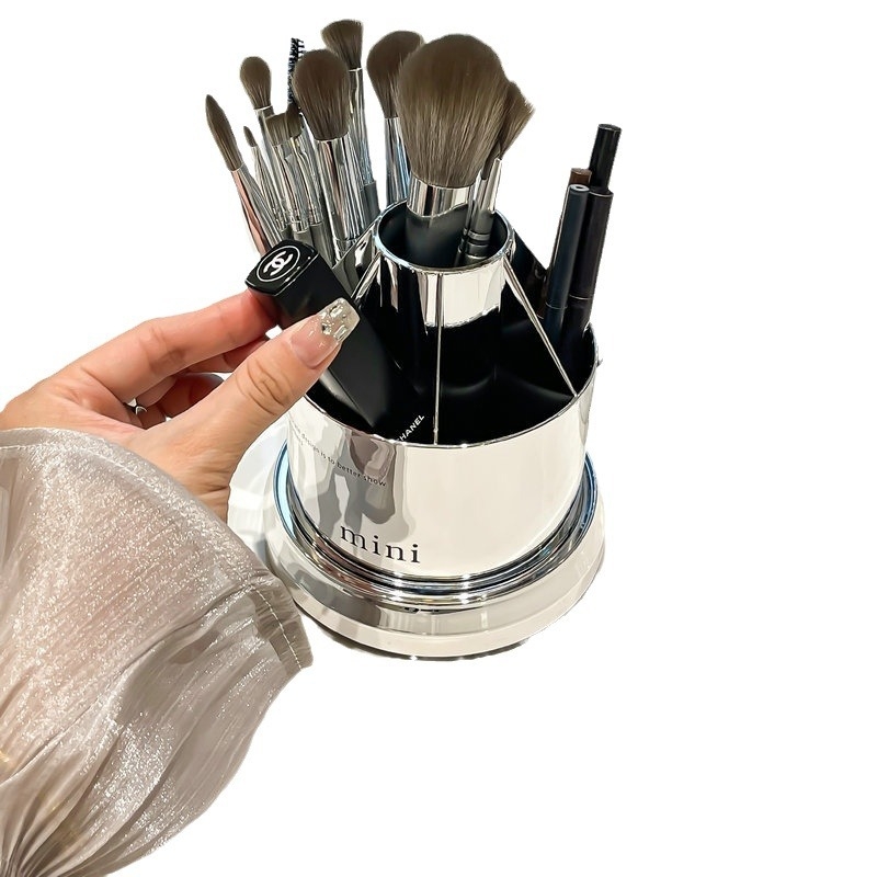 Organizator cosmetic din acril rotativ, cu compartimente pentru pensule, ruj și fard de ochi
