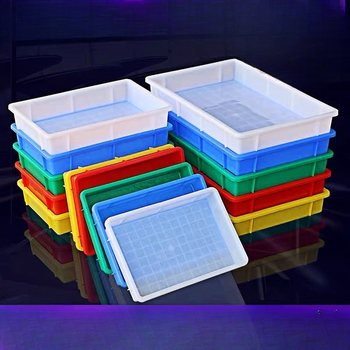 Пластмасова правоъгълна кутия за съхранение с плитък поднос; за котешки тоалет, храна и хлебни изделия. Материал: пластмаса; видове пластмаса: PE/HDPE/LLDPE; натоварване: 40; опаковка: кутия