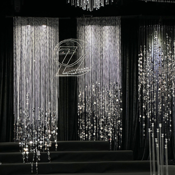 Διακόσμηση οροφής γάμου με μεταλλικό πλαίσιο-πλέγμα, κουρτίνα μαργαριριών και κρύσταλλα — προσαρμοστικό, συσκευασμένο σε τσάντα