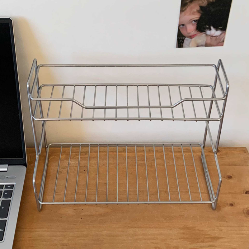 Μεταλλικός επιτραπέζιος ράφι αποθήκευσης, δύο επιπέδων, μινιμαλιστικού στυλ, ανθεκτικό στην υγρασία, για καρυκεύματα κουζίνας και προϊόντα περιποίησης δέρματος