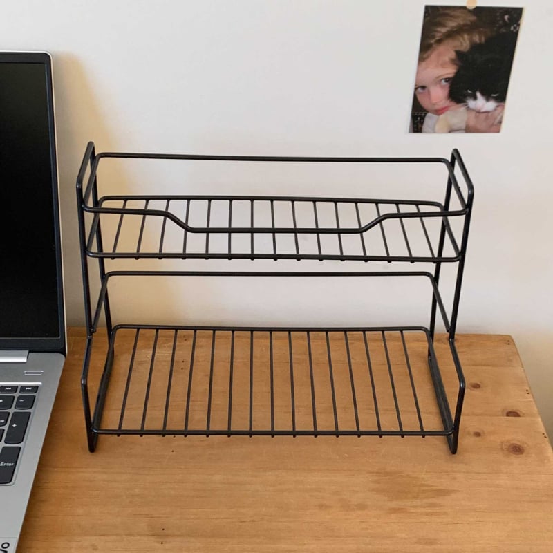 Μεταλλικός επιτραπέζιος ράφι αποθήκευσης, δύο επιπέδων, μινιμαλιστικού στυλ, ανθεκτικό στην υγρασία, για καρυκεύματα κουζίνας και προϊόντα περιποίησης δέρματος