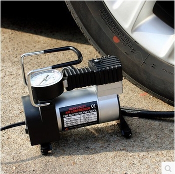 Metalna jednocilindrična pumpa za auto, 12V, 120W, protok 70 L/min, kabel duljine 3 m, manometar za tlak u gumama