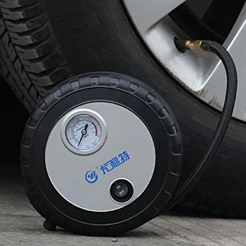 Ullet Yulite 7026 Φορητή αντλία αέρα αυτοκινήτου με μετρητή πίεσης ελαστικού, 12V, 100W, 25 L/min, 3,74 m καλώδιο, 0,9 kg