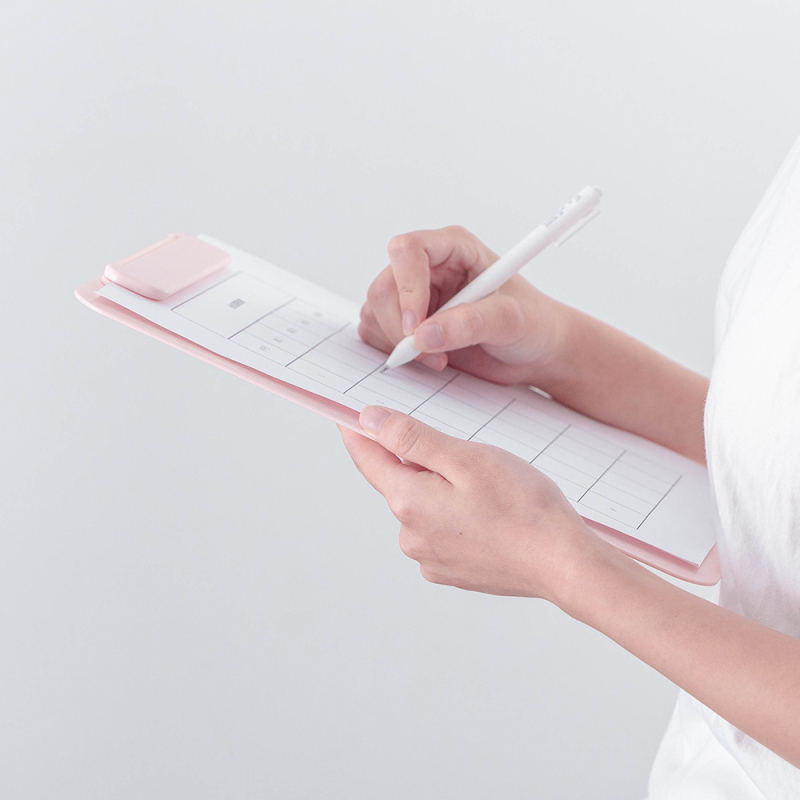 Clip magnetic din plastic pentru tablă de scris A4 cu riglă de scală (Tip: Clip unic; Material: Plastic; Mărimea clemei: 120; Grosime placă: 2 mm; Imprimare logo disponibil)