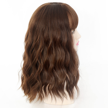 Louise - Perucă medie cu bucle bubile și perm corn, fibre rezistente la căldură, breton reglabil (drept sau înclinat), aspect natural