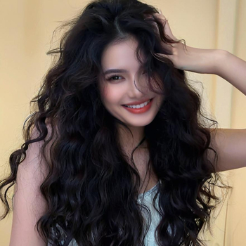 Perucă lungă cu bucle, parte mijlocie, fibră sintetică rezistentă la temperatură, aspect natural, poate fi vopsită și poate fi periată