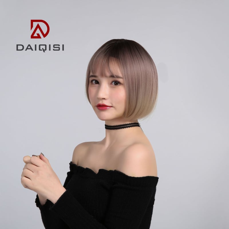 DAIQISI D3113 rövid, egyenes bob paróka Qi frufruval, hőálló szintetikus szálak