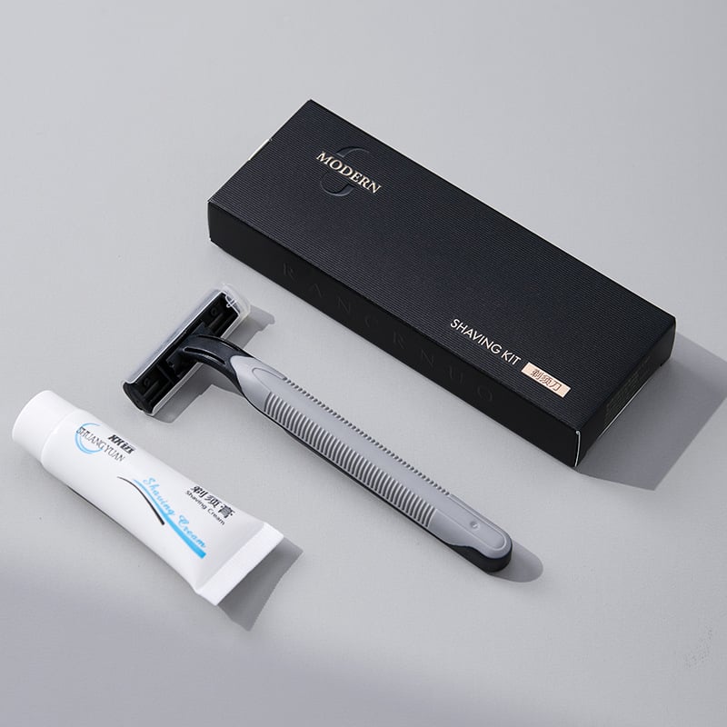 Комплект за еднократни хотелски принадлежности: четка за зъби с паста • Материал: пластмаса • Биоразградим: Да • Произход: Дзянсу • Опаковка: 1000 броя