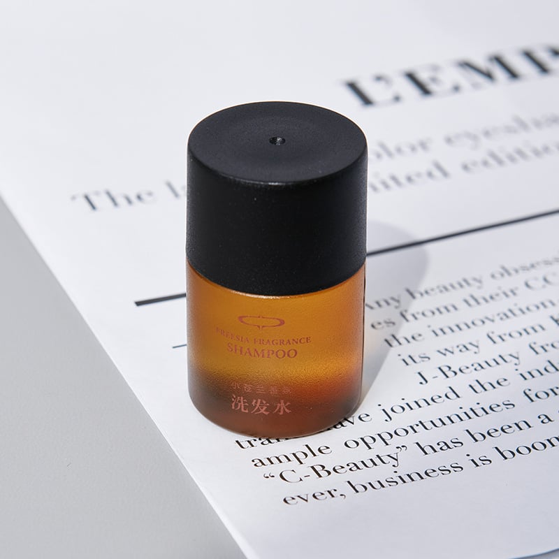 Комплект за еднократни хотелски принадлежности: четка за зъби с паста • Материал: пластмаса • Биоразградим: Да • Произход: Дзянсу • Опаковка: 1000 броя