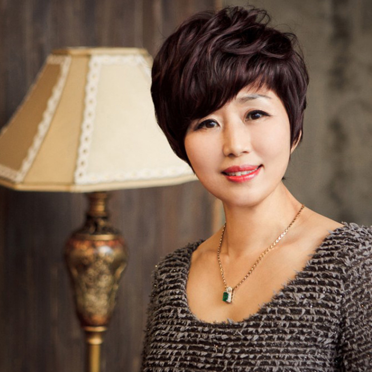 Perucă scurtă, bucle ondulate, din fibră rezistentă la temperatură, model 288, pentru femei de vârstă mijlocie și vârstnice, breton oblic